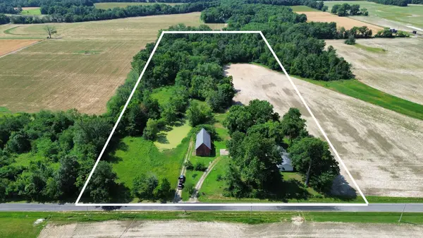 27712 W 17th Street RD, Centralia, IL 62801
