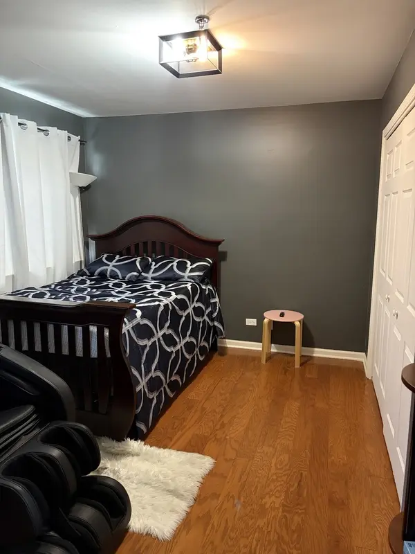 425 S Harvey AVE #E, Oak Park, IL 60302
