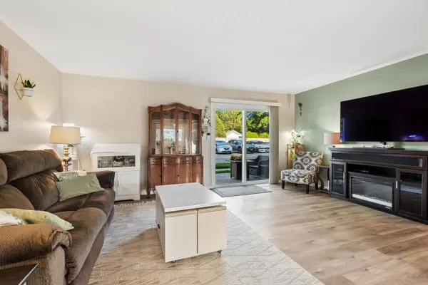 1342 S. 14th ST #B1, St. Charles, IL 60174