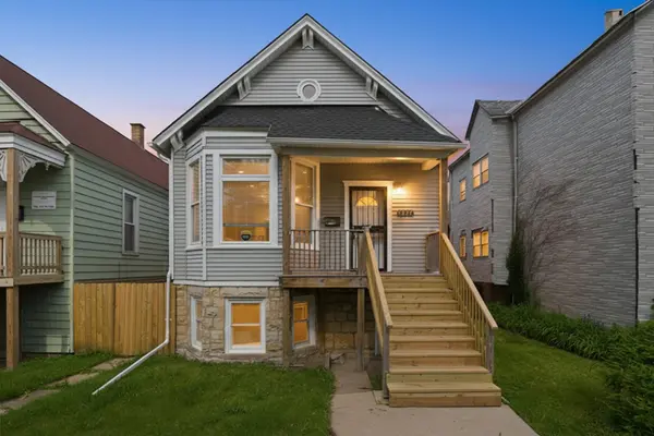 7828 S Escanaba AVE, Chicago, IL 60649