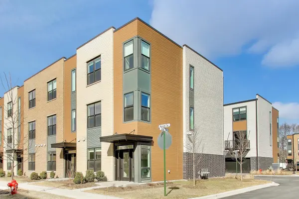 5424 Old Orchard RD, Skokie, IL 60077