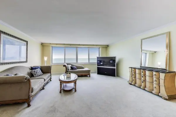1440 N Lake Shore DR #16E, Chicago, IL 60610