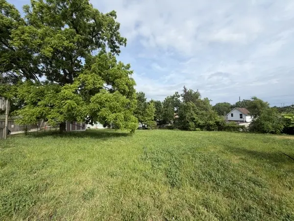 415 Russell ST, Elgin, IL 60120