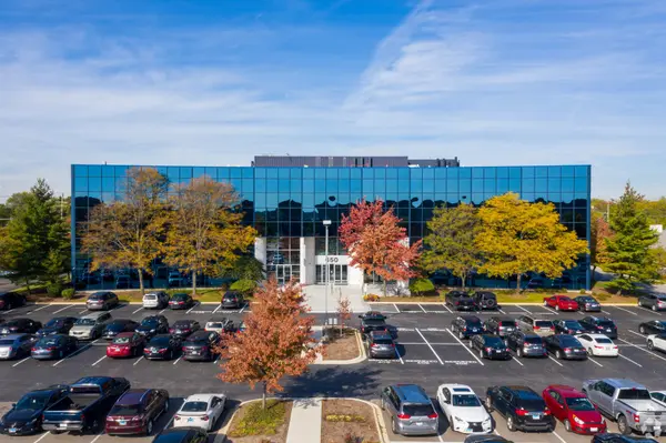 650 E Algonquin RD, Schaumburg, IL 60173
