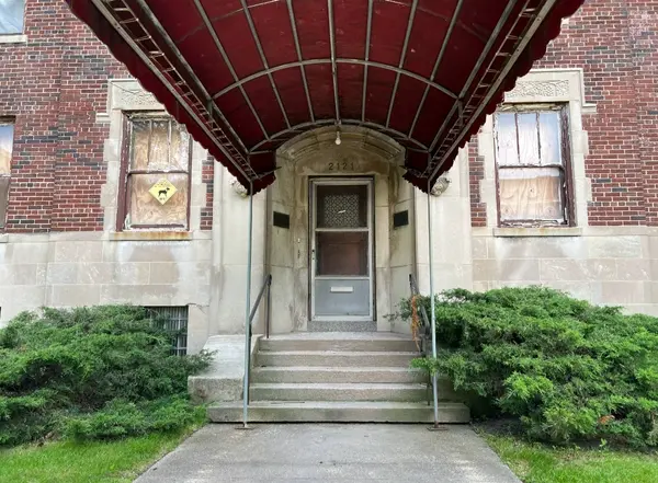 2121 E 72nd ST, Chicago, IL 60649