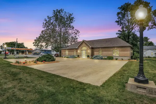 606 W Oak ST, Fairbury, IL 61739