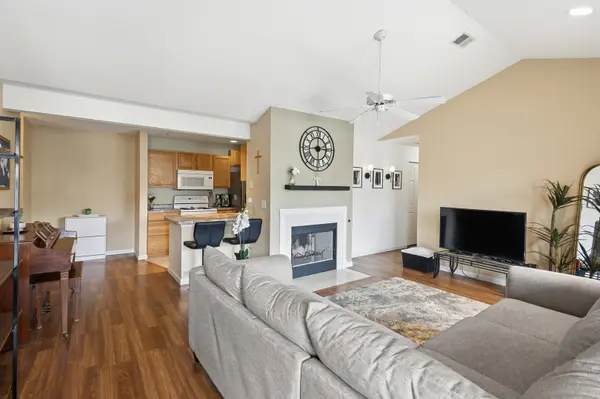 2408 Windward BLVD #205, Champaign, IL 61821