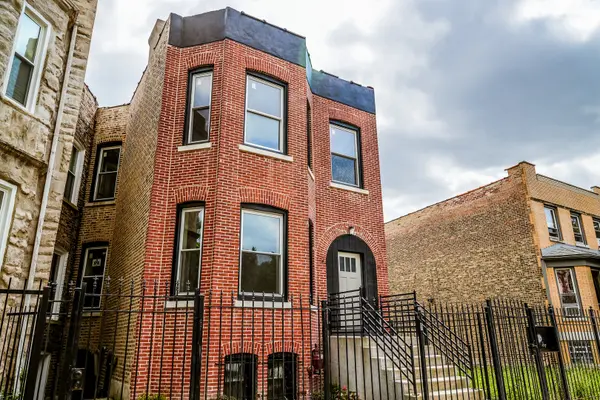 4419 W Gladys AVE, Chicago, IL 60624