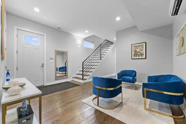 2437 W Jackson BLVD, Chicago, IL 60612