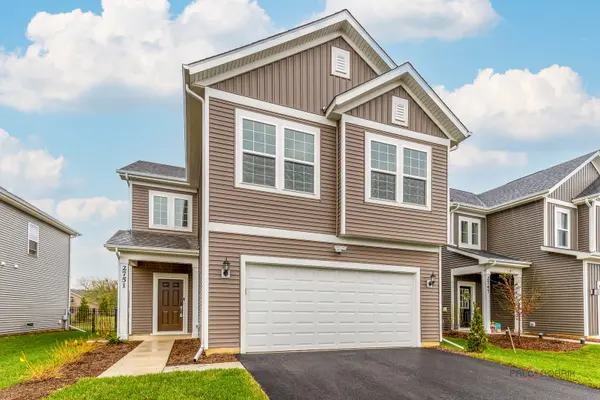 2751 Lawlor LN, Naperville, IL 60564