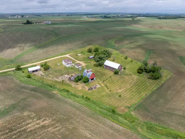 1928 180th ST, Lowden, IA 52255