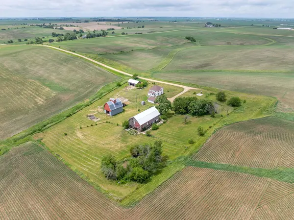 1928 180th ST, Lowden, IA 52255