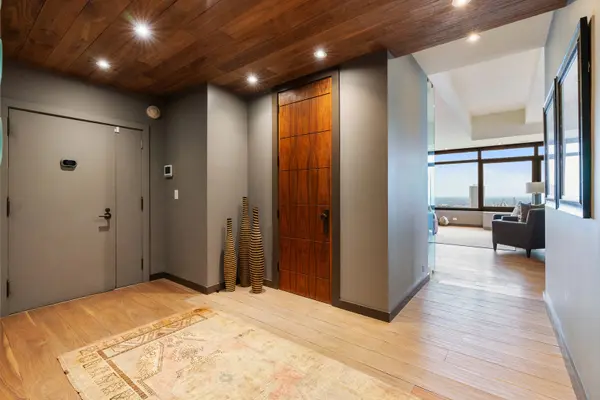 175 E Delaware PL #9210, Chicago, IL 60611