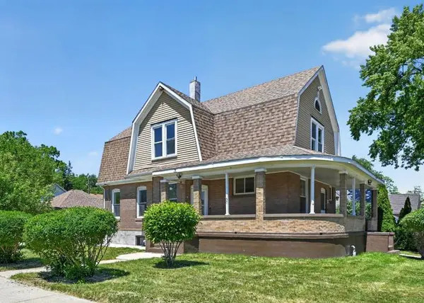 558 N Crystal ST, Elgin, IL 60123