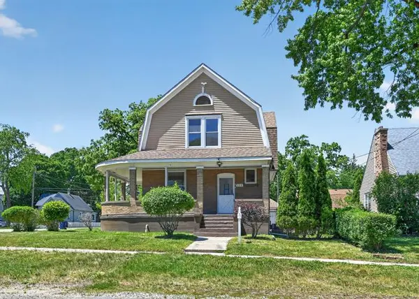 558 N Crystal ST, Elgin, IL 60123