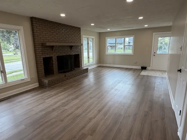 461 E Fullerton AVE S, Glendale Heights, IL 60139