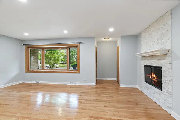 51 E Heron DR, Palatine, IL 60067