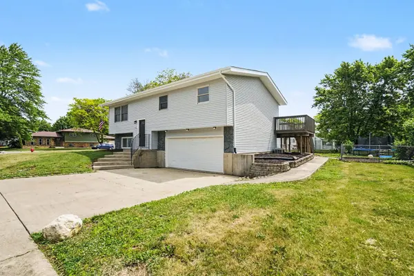 651 Michigan AVE, South Elgin, IL 60177