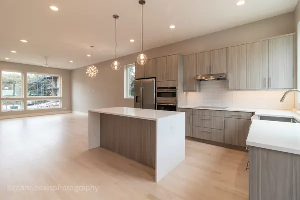 1221 E Marquette RD, Chicago, IL 60637