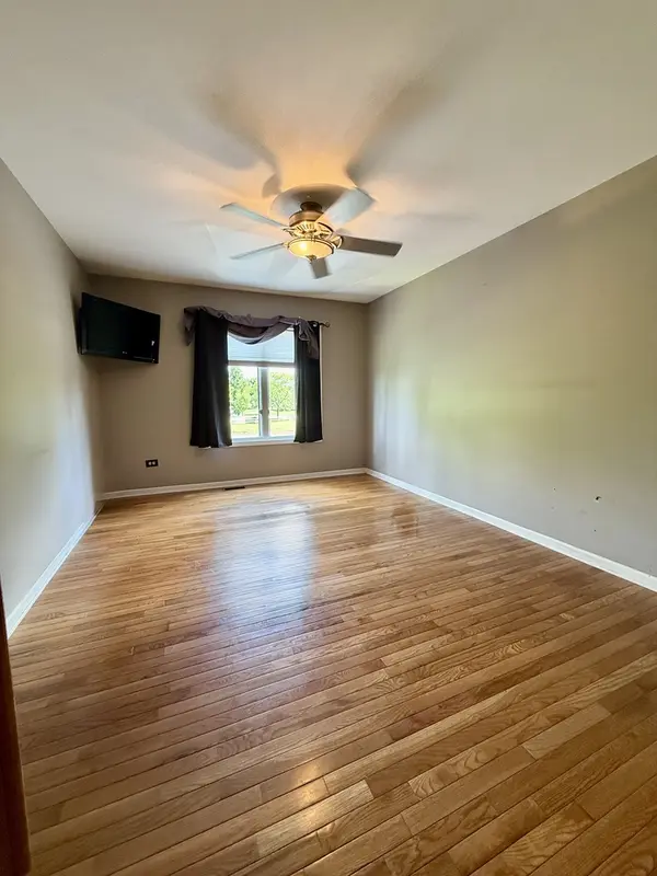 2304 Olde Mill RD, Plainfield, IL 60586