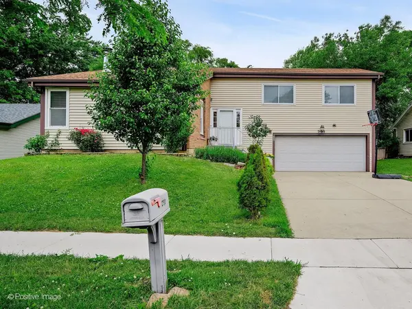 290 LOVELAND DR, Glendale Heights, IL 60139