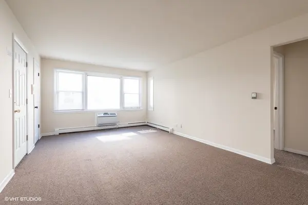 2003 W Touhy AVE #203, Chicago, IL 60645