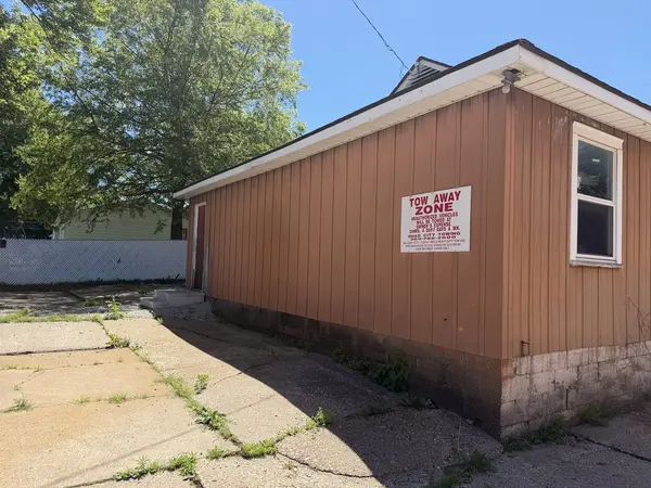 3721 5th AVE, Moline, IL 61265