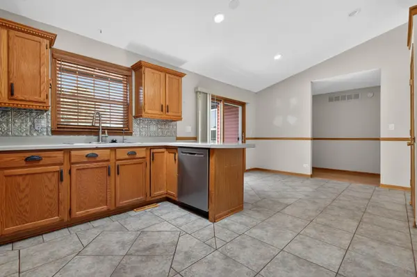 513 Pembroke RD SW, Poplar Grove, IL 61065