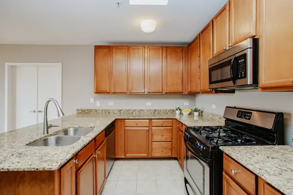 7757 Van Buren ST #511, Forest Park, IL 60130
