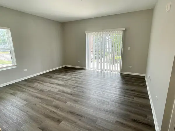 301 N Madison ST #2F, Woodstock, IL 60098