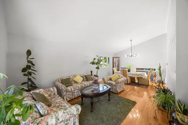 307 TERRY LN, Bloomingdale, IL 60108