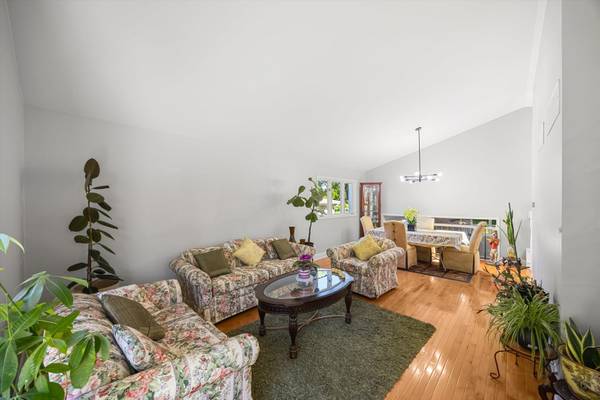 307 TERRY LN, Bloomingdale, IL 60108