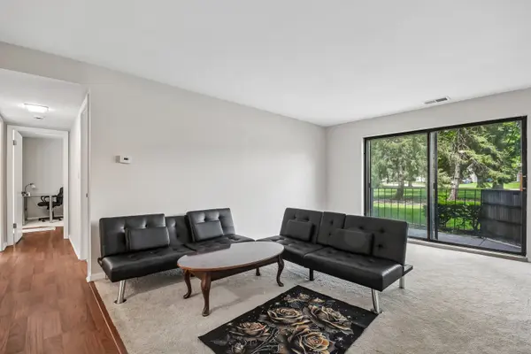 1275 E Baldwin LN #104, Palatine, IL 60074