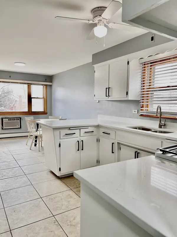 5217 W 87th ST #2, Oak Lawn, IL 60453