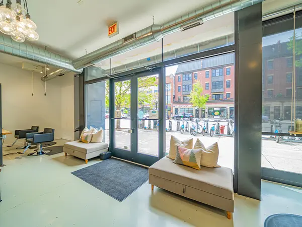 2028 W Division ST, Chicago, IL 60622