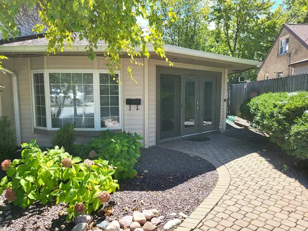 2306 Maysel ST, Bloomington, IL 61701