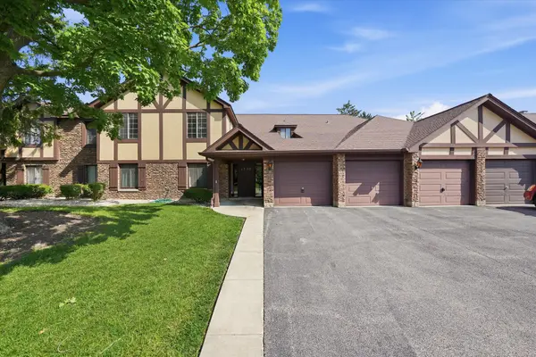 1720 Lakecliffe DR #4305-C, Wheaton, IL 60189