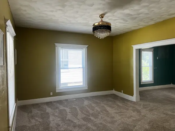 2121 College AVE, Mt Vernon, IL 62864
