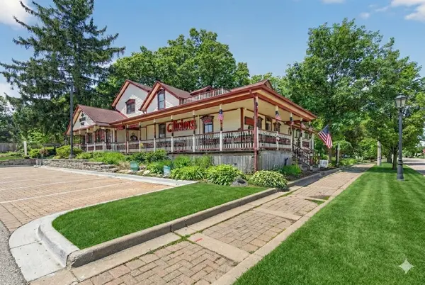 211-215 W Railroad AVE, Bartlett, IL 60103