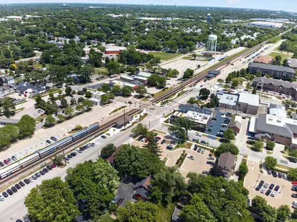 211-215 W Railroad AVE, Bartlett, IL 60103