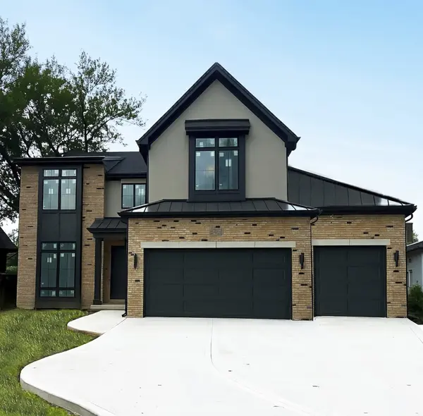 837 S Kearsage AVE, Elmhurst, IL 60126