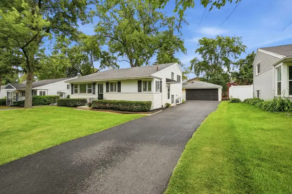 1033 Kip PL, Lemont, IL 60439