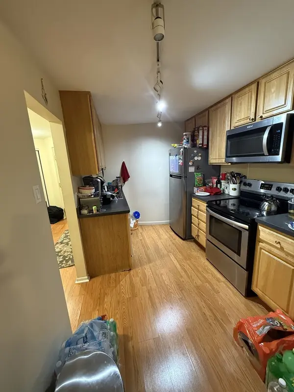 3900 W 95th ST #305, Evergreen Park, IL 60805