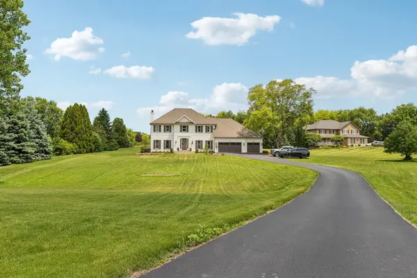 5N619 Farrier Point LN, St. Charles, IL 60175
