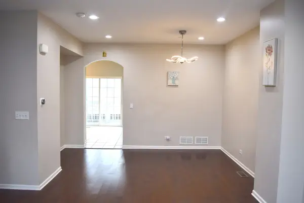 1260 Evergreen AVE, Des Plaines, IL 60016