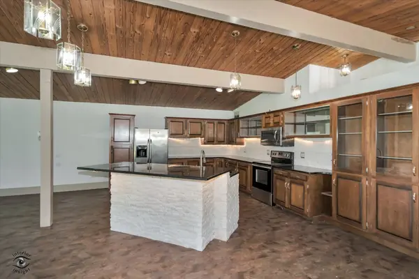 23935 S Kings RD, Crete, IL 60417