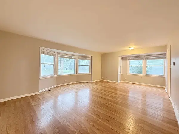 1121 Olive RD, Homewood, IL 60430