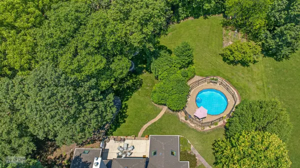 71 Long Grove RD, Yorkville, IL 60560