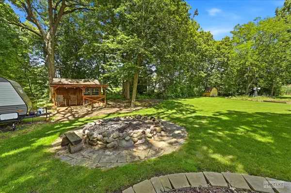 71 Long Grove RD, Yorkville, IL 60560
