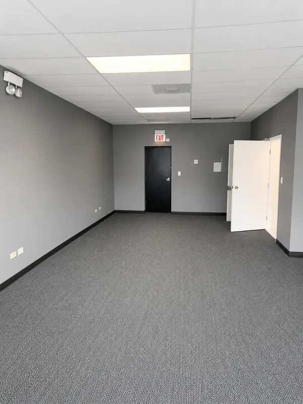 4506 W Fullerton AVE, Chicago, IL 60639